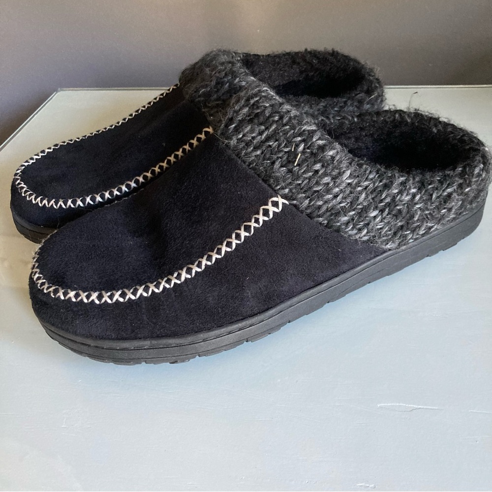 Dear foams Slip On Moccasin Slippers